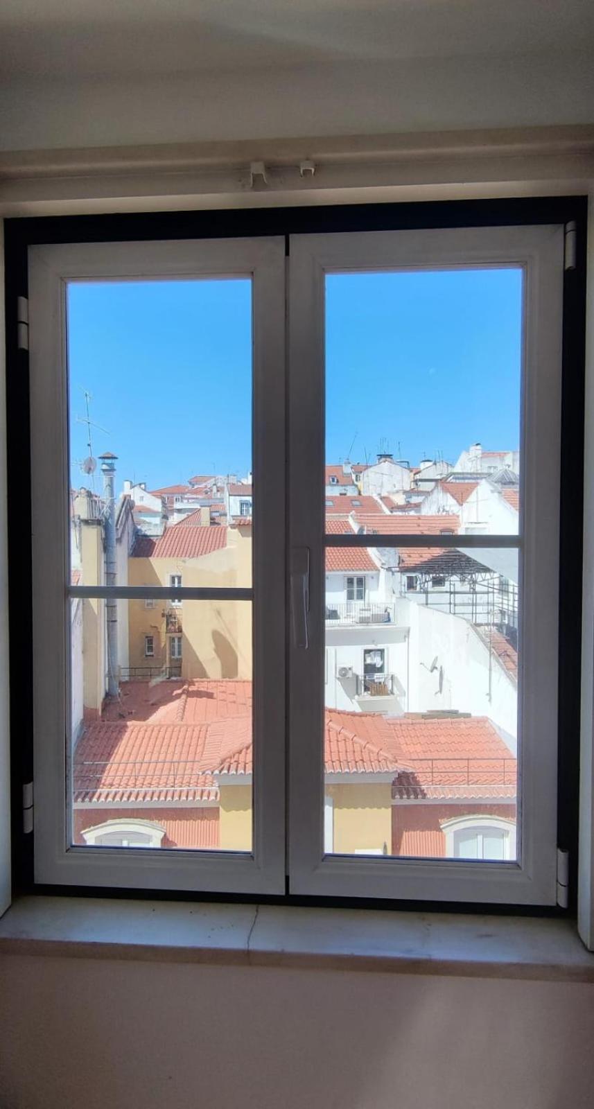 Quartos No Bairro Alto De Em Acomodacao Partilhada Homestay *