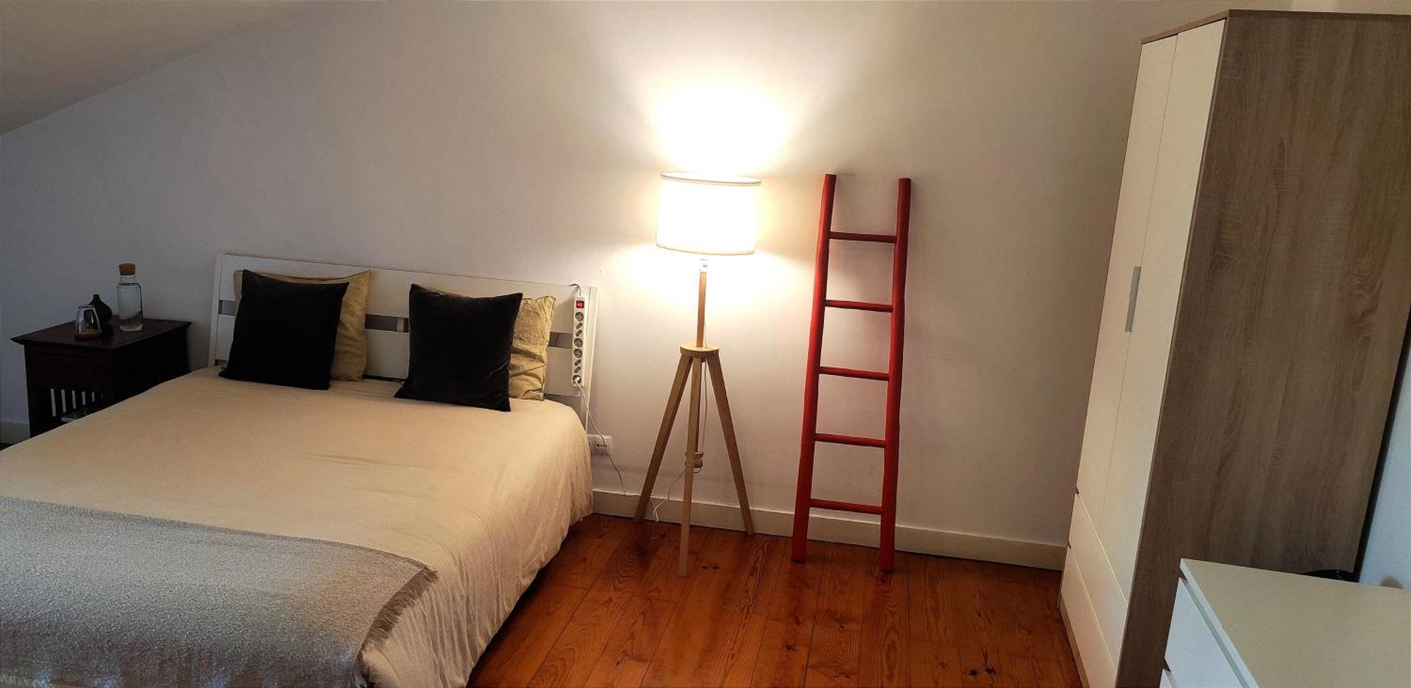 Homestay Quartos No Bairro Alto De Em Acomodacao Partilhada