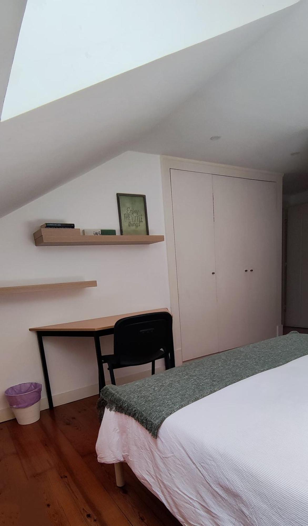 Homestay Quartos No Bairro Alto De Em Acomodacao Partilhada